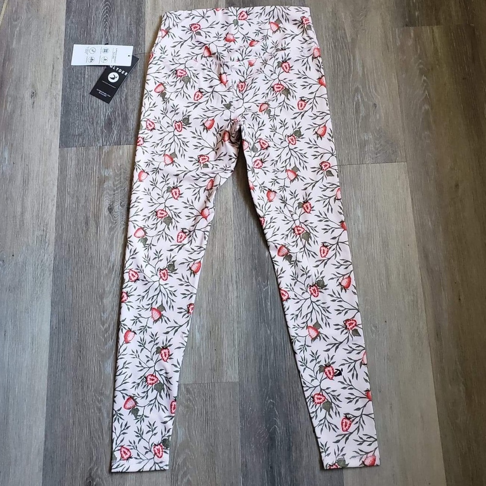 NWT GLYDER SULTRY LEGGING PRINT STRAWBERRY VINES. - Picture 3 of 10